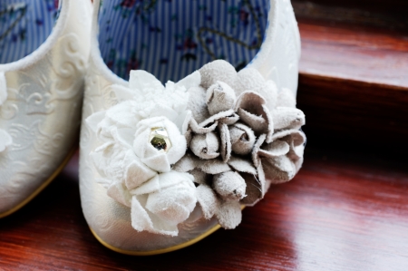 Brides shoe on wedding day closeup detailの写真素材