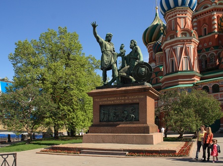 Statue of Kuzma Minin and Dmitry Pozharsky near Moscow Kremlinのeditorial素材