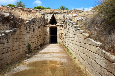 Mycenae, Greece. Bronze age tomb, "Tholos of Clytemenestra"のeditorial素材