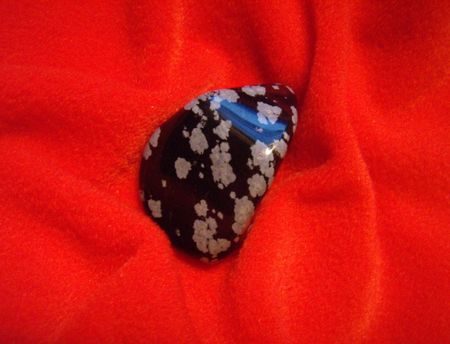 black crystal on red velvetの写真素材