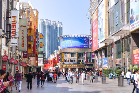 GUANGZHOU, CHINA - APR 02: Shopping in shangxia jiu pedestrian shopping street on April 02, 2017 in Guangzhou, shangxia jiu pedestrian shopping street is the main shopping street in Guangzhou.のeditorial素材