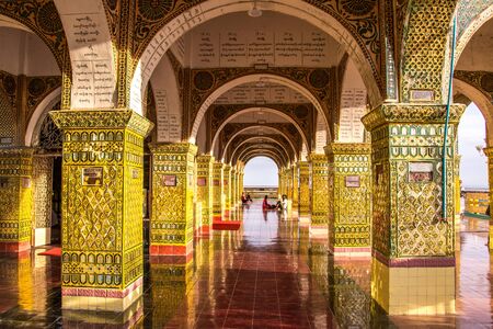 MANDALAY, MYANMAR - JUL 07, 2018: Su taung pyae pagoda on top of Mandalay hill at Mandalay, Myanmar.のeditorial素材