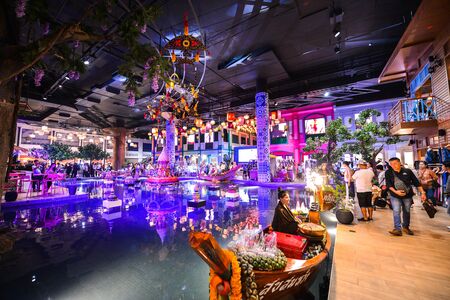 BANGKOK, THAILAND - November 27, 2018 The photo of Icon Siam Department Store at Chao Phraya River Side , Bangkok. The Biggest shopping Mall in Bangkok.のeditorial素材