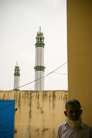 Amroha, Utar Pradesh, India - 2011: Unidentified Indian people from slumsのeditorial素材