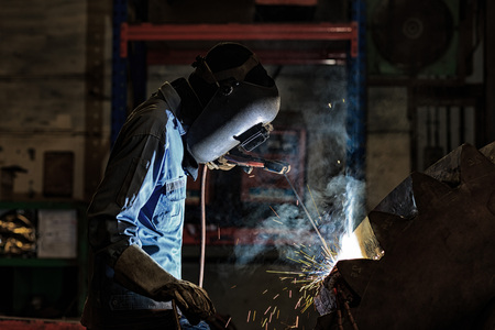 welder repair gear by shield metal arc welding process