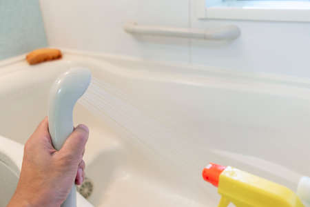 Clean the bathtub with waterの写真素材