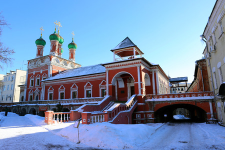MOSCOW, RUSSIA â FEBRUARY 10, 2015: Sergius church in Vysokopetrovsky Monasteryのeditorial素材