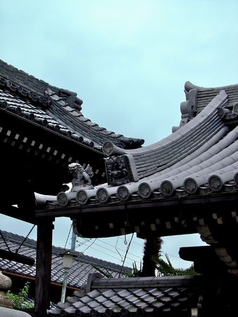 Roofs like this can be found at the entrance of the Kiyomizudera Temple in Kyoto, Japan. They are several hundreds years old.の写真素材