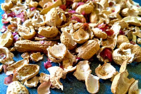 Peanut shell on the table, food backgroundの写真素材