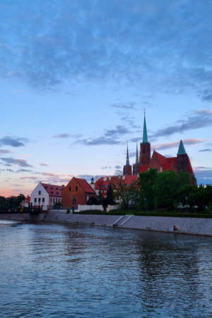 Wroclaw, Poland, November 15, 2021: view of the Oder embankment in Wroclawのeditorial素材