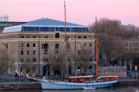 Bristol Boat Outside Arnolfini, Bristol Harbour, UKのeditorial素材