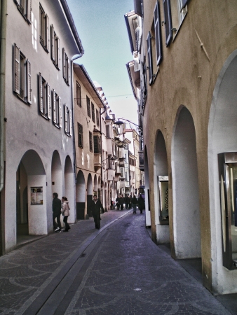 narrow street in meran downtownのeditorial素材