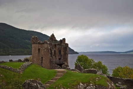urquhart castle on loch ness in scotlandのeditorial素材