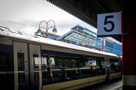 train in marylebone station in londonのeditorial素材