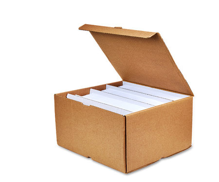 Open cardboard box isolated on white backgroundの写真素材