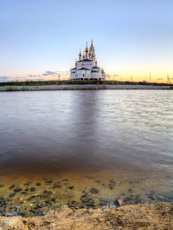Church of the Holy Gods builders at sunset against the backdrop of a clear sky 6の写真素材