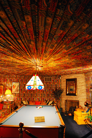 The Lavish Decor of the Pool Room in Elvis Preselys Gracelandのeditorial素材