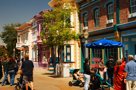 Al fresco dining in Faux San Francisco, California Adventure Parkのeditorial素材