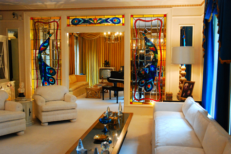 Elvis Presley's living room in Grancelandのeditorial素材