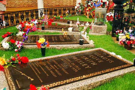 Graves of the Presley Family, Graceland, Memphisのeditorial素材