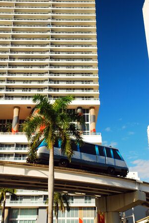 The Metromover monorail glides through downtown Miamiのeditorial素材