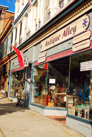 Antique Alley, a charming store that is one of many independent businesses in downtown Cold Spring, NYのeditorial素材