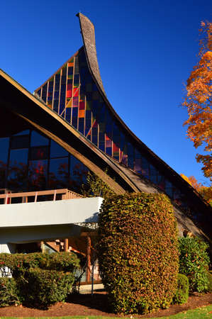 Fall color surrounds the Rowayton United Church in Darien, Connecticutのeditorial素材