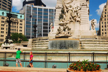 Two young children enjoy the sites of the Soldiers and Sailors Monument in Indianapolis, Indianaのeditorial素材