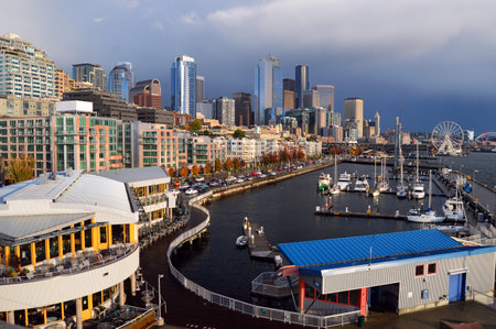 An elevated balcony offers a splended view of the Seattle waterfrontの写真素材