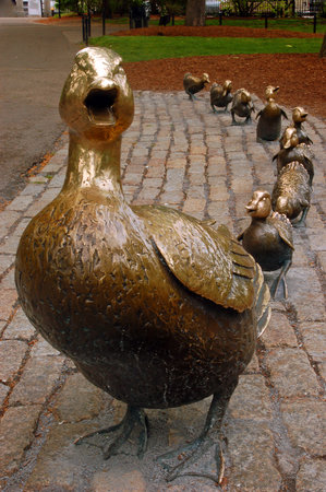 Make way for the ducklings, a sculpture based on a popular children's book, in Boston Commonのeditorial素材