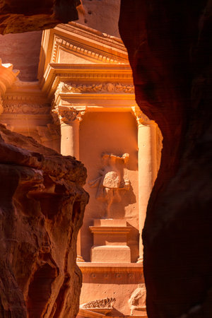 Petra, Jordan Siq, Treasury, Al Khazneh frame viewの写真素材