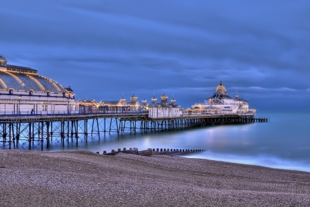 Eastbourne pier at night, UKの写真素材