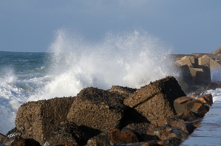 crashing wavesの写真素材