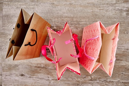 A studio photo of a shopping bagの写真素材