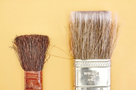 A studio photo of a childs paint setの写真素材