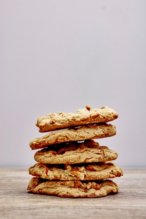 A studio photo of caramel cookiesの写真素材