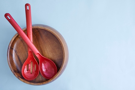 A studio photo of a wooden bowlの写真素材