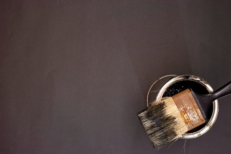 A studio photo of black paintの写真素材