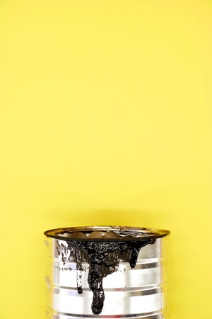 A studio photo of a tin of paintの写真素材