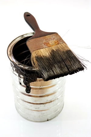 A studio photo of black paintの写真素材