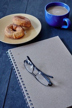 A studio photo of a notebook padの写真素材