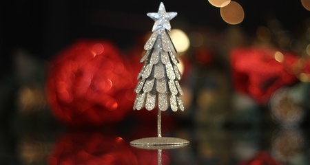 christmas tree decoration shot at a low aperature.の写真素材