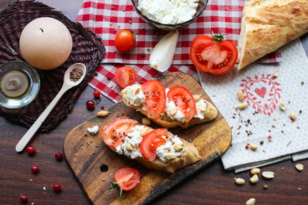 Sandwich with cottage cheese