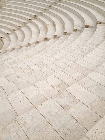 ?lose-up of the amphitheatre lines