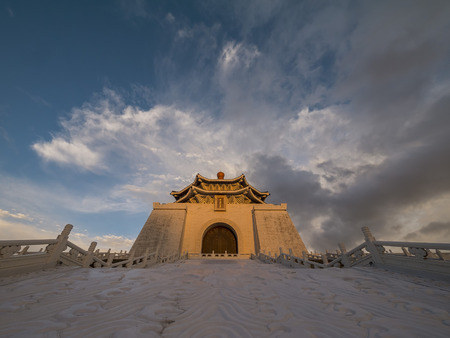 The famous landmark - Chiang Kai-shek Memorial Hall at Taipei, Taiwanのeditorial素材