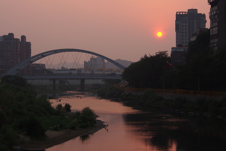 Sunset view of Jingmei bridge, Taipei, Taiwanの写真素材