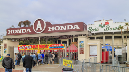 Pasadena, California, USA - January 10, 2016: The famous flea market at Rose bowl, held in Pasadena, Californiaのeditorial素材