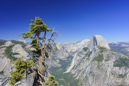 The landscape of Glacier Point in Yosemite National Parkの写真素材