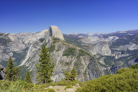The landscape of Glacier Point in Yosemite National Parkの写真素材