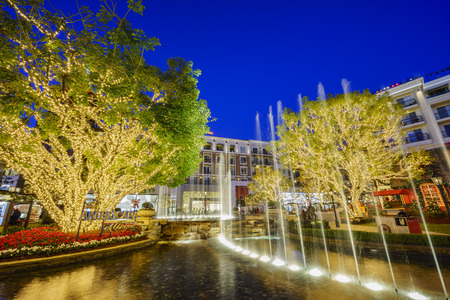 DEC 2, Glendale: Music fountain and Chrismtas lights at the shopping mall on DEC 2, 2016 at Glendaleのeditorial素材